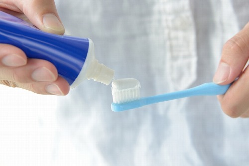 容器の最後まで使われる歯磨き粉