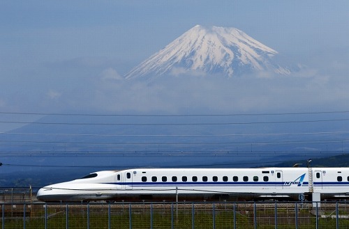 格安で乗れる新幹線